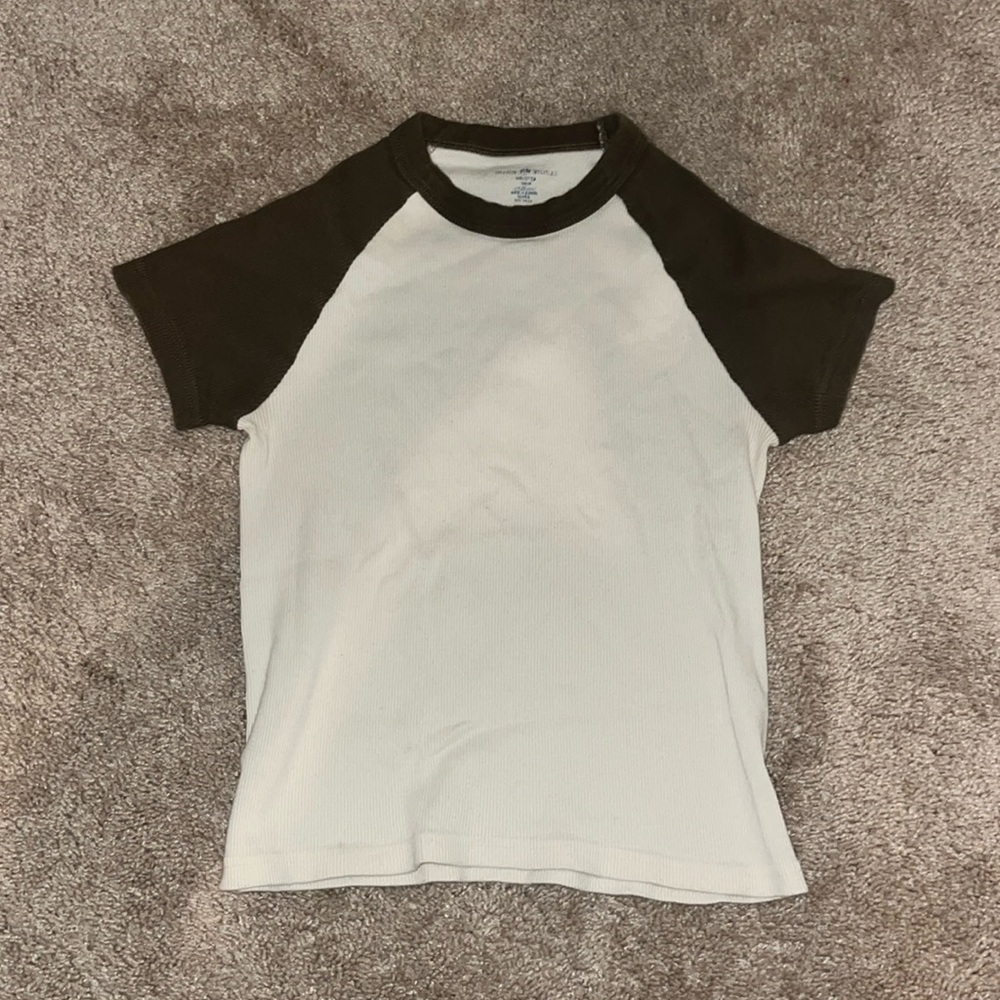 BRANDY MELVILLE BABY TEE